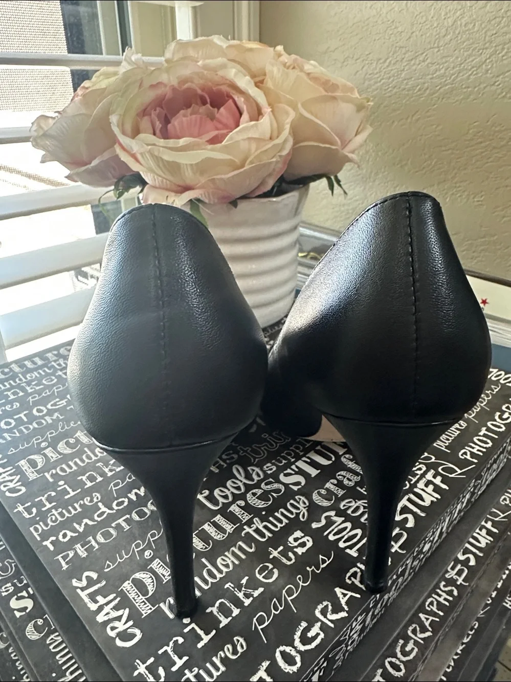 Kate Spade Vivian black leather pumps size 5.5